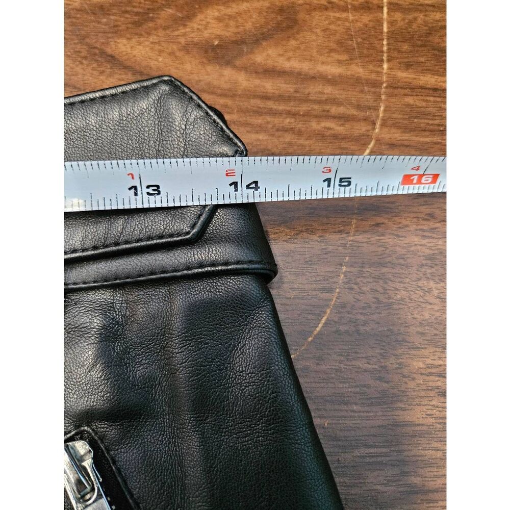 Forever 21 Black Faux Leather Skirt Size Small - Picture 5 of 6